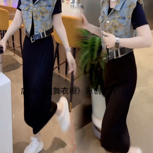 2025夏季新款碎花牛仔马甲搭配黑色短袖连衣裙时尚洋气套装两件套