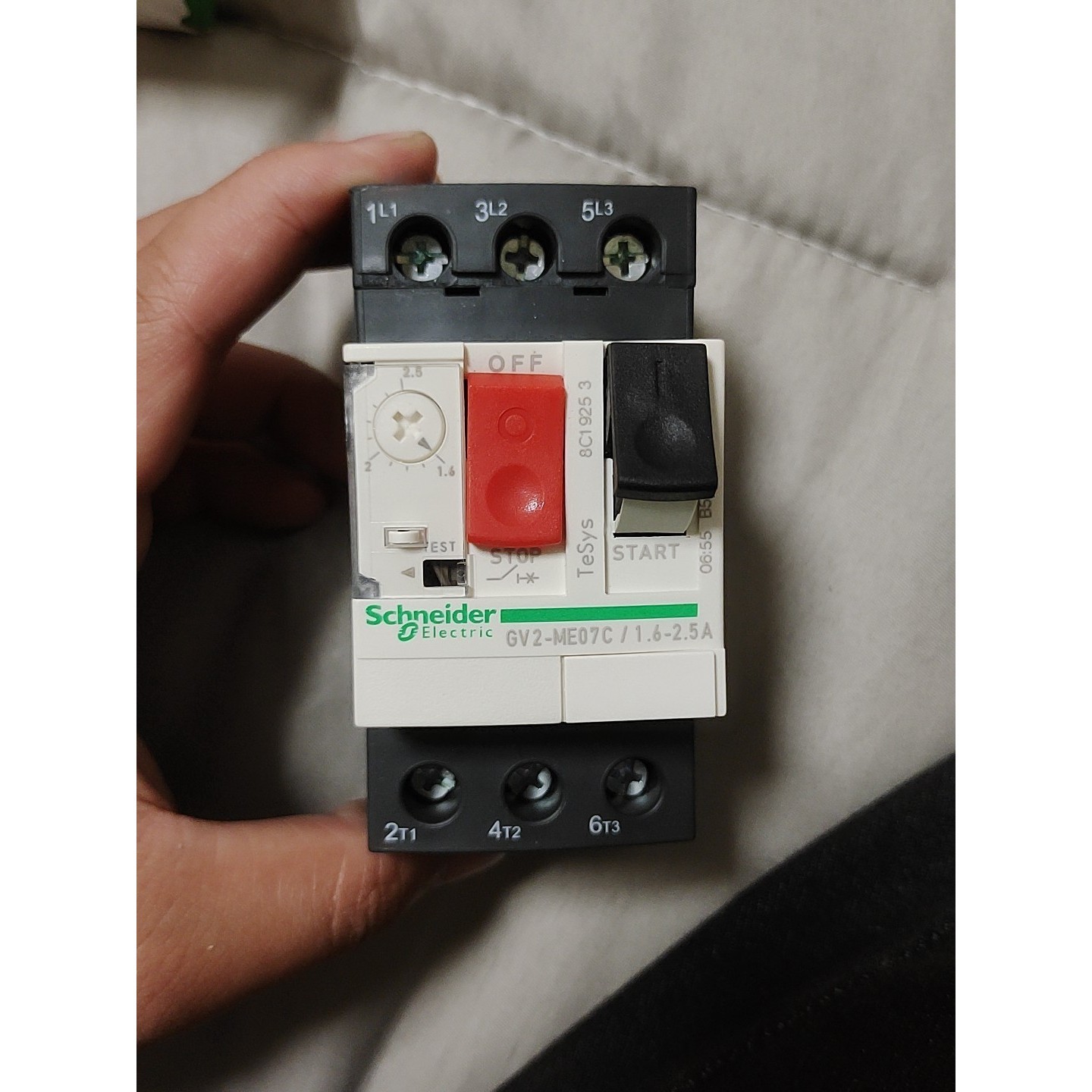 (议价)施耐德电动机断路器GV2-ME07C    未使用的,掉地上询价