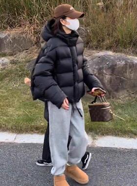 连帽加厚羽绒服女2026冬季新款时尚宽松鸭绒短款面包服外套泡芙