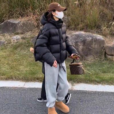 连帽加厚羽绒服女2026冬季新款时尚宽松鸭绒短款面包服外套泡芙