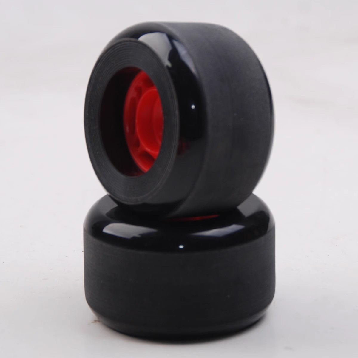 72PU小鱼宽轮 滑板轮子刷街大轮四轮公路轮磨砂轮子 高弹耐磨静音