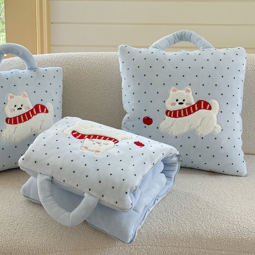 手拎加厚牛奶绒抱枕被子两用午休