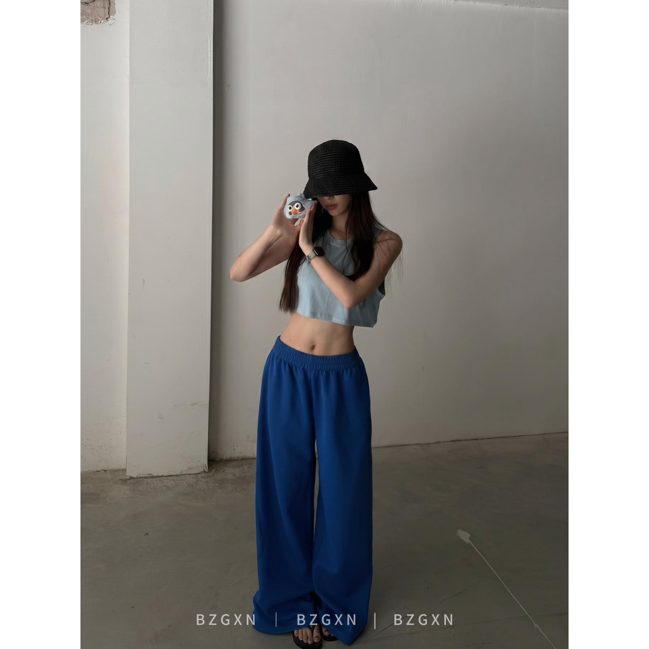 加长复古克莱因蓝色低腰运动卫裤图片