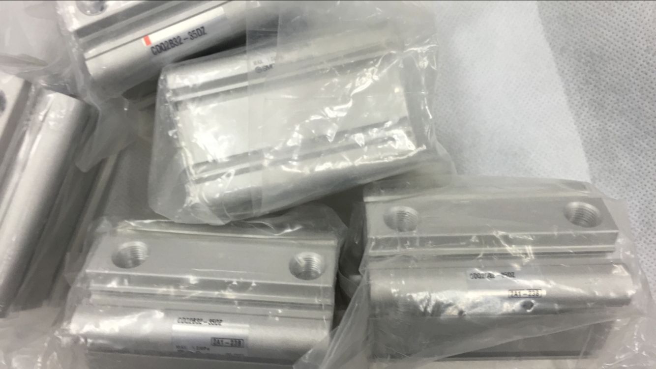 SMC气缸 CDQ2B32-35DZ/25/30DCMZ/CDQ2A32/40/20/125DCZ/50现货