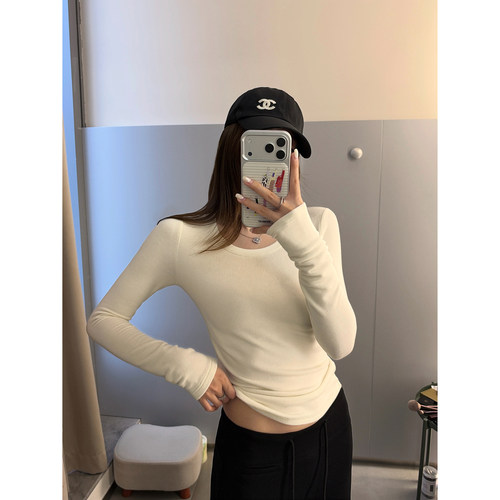 阿一 舒适主义 自发热双面磨绒高弹U领修身上衣女秋冬内搭打底衫