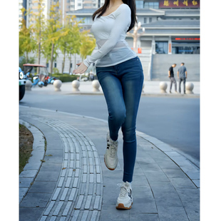 高腰牛仔裤铅笔裤常规款修身显瘦百搭女士日常通勤弹力牛仔长裤