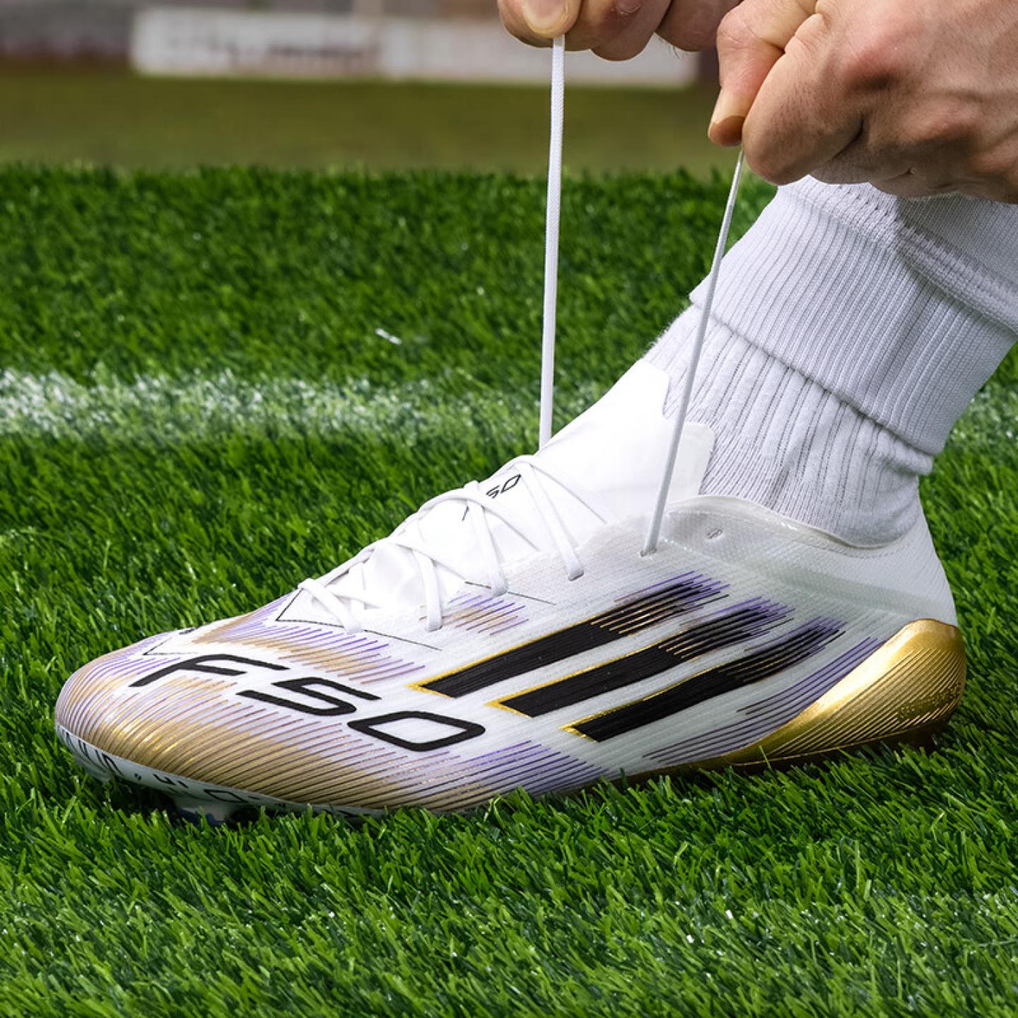 阿迪达斯男鞋2025夏季运动鞋足球实战FG钉鞋自然草坪足球鞋JH7617