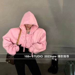 连帽短款高腰漏肚脐卫衣女2026新款宽松韩版爵士舞上衣性感显瘦潮
