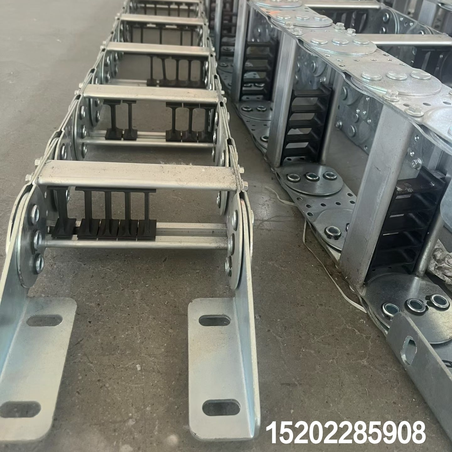 厂家供应金属钢制拖链工程机械电缆穿线桥式全封闭打孔拖链