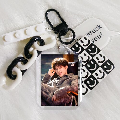 王安宇亚克力钥匙扣潮流时尚书包行李箱挂件精选新品挂件送闺蜜礼