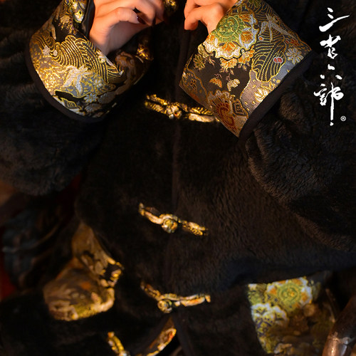 三省六部中国风立领西阵织羽绒服