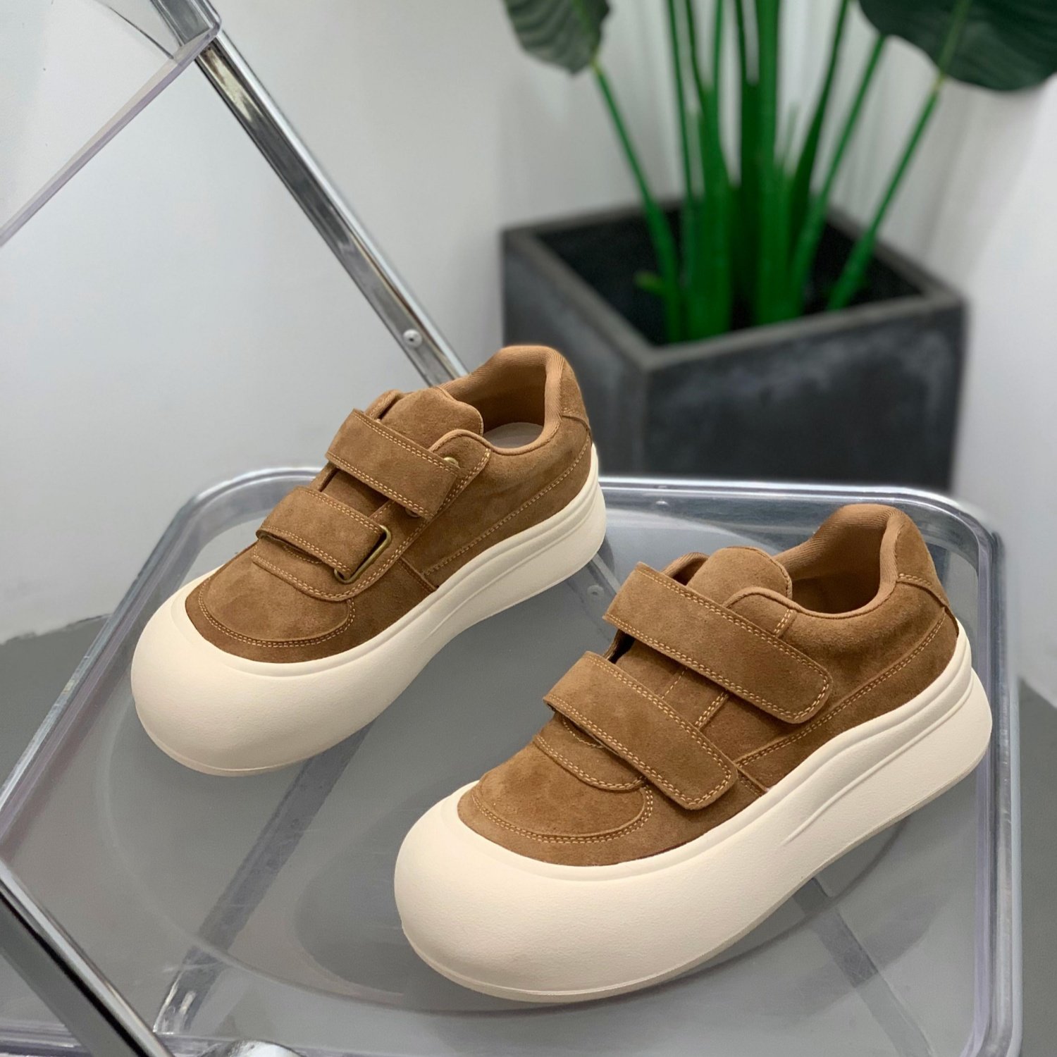 复古真皮魔术贴板鞋女2025年冬季轻便运动鞋厚底增高显瘦休闲女鞋,女鞋,时尚休闲鞋,淘宝优惠券,粉丝福利购,淘宝优惠卷