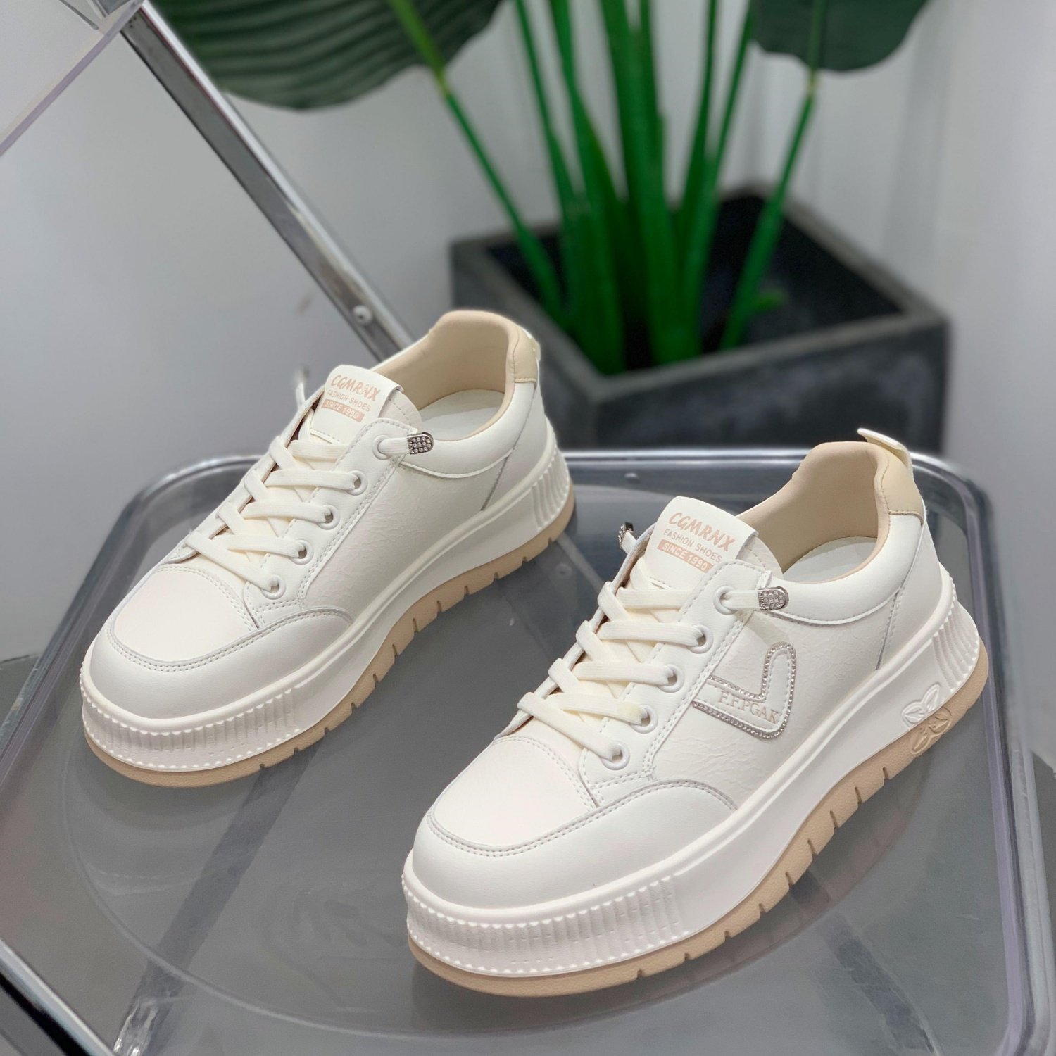 真皮小白鞋女2026春季新款百搭学生休闲鞋厚底百搭显瘦一脚蹬板鞋,女鞋,休闲板鞋,淘宝优惠券,粉丝福利购,淘宝优惠卷