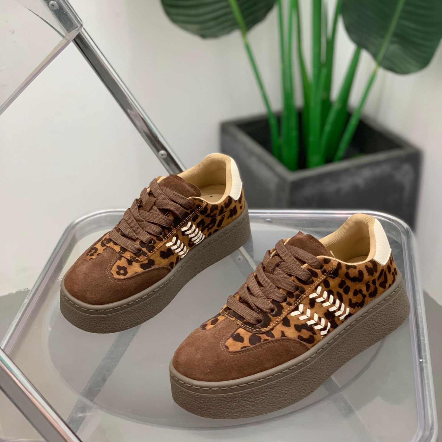 真皮板鞋女复古厚底显瘦