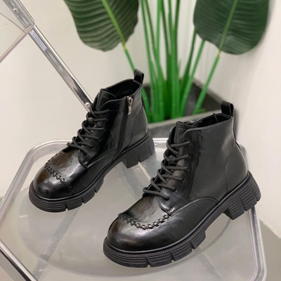 高级感圆头系带短靴女