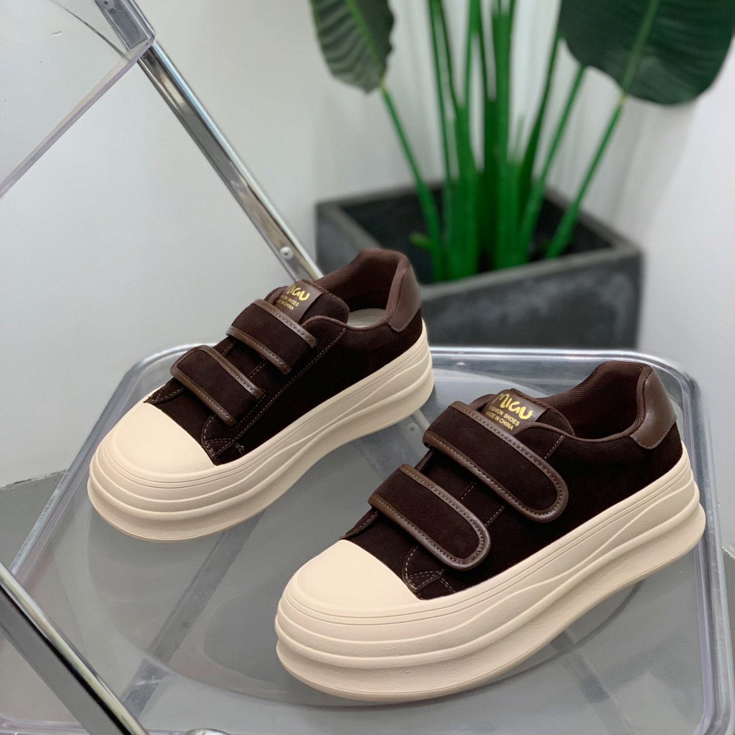 厚底魔术贴板鞋女2025年冬季绒面大头鞋百搭松糕面包鞋时尚休闲鞋,女鞋,时尚休闲鞋,淘宝优惠券,粉丝福利购,淘宝优惠卷