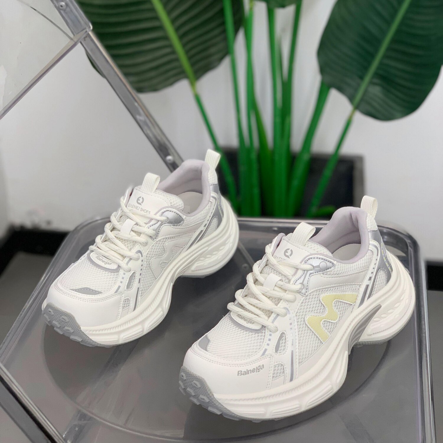 厚底增高轻便网面透气老爹鞋女2026年春季新款显脚小休闲运动鞋子