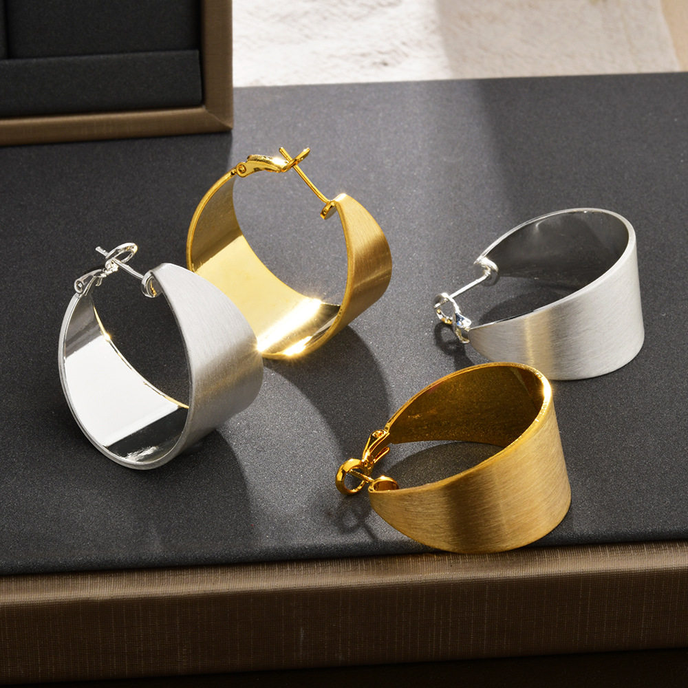 法式港风夸张个性轻奢高级感宽面拉丝耳环复古耳扣冷淡风耳饰简约,饰品/流行首饰/时尚饰品新,耳钉,淘宝优惠券,粉丝福利购,淘宝优惠卷