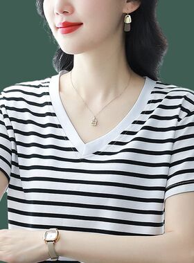 条纹短袖t恤女纯棉新款夏季宽松大码上衣半袖遮肉体恤衫v领妈妈装