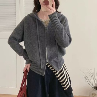 秋冬新款女韩版宽松时尚纯色连帽针织开衫百搭加厚双拉链毛衣外套