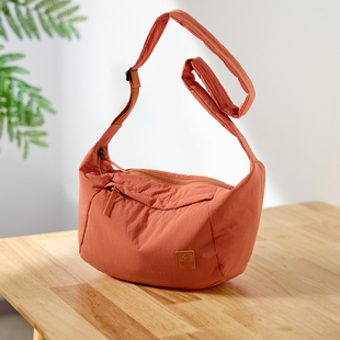 Fouvor火狐新款饺子包女单肩斜挎包轻便休闲时尚百搭通勤包