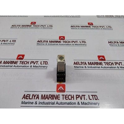 Minuteur Omron H3Y-4 Avec Base 0-30 Sec 100VAC 50/60Hz