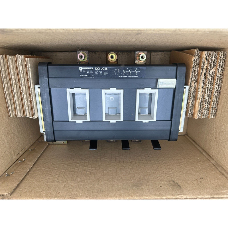 TELEMECANIQUE DK1JC28 DK1-JC28 SECTIONNEUR TRIPOLAIRE