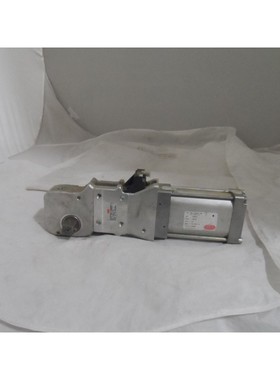 DE-STA-CO 82M7L63082NA ABRAZADERA