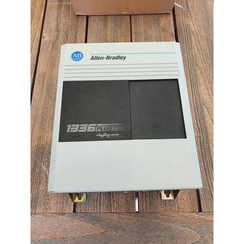ALLEN BRADLEY 1336 PLUS II Sensorless VECTOR AC DRIVE 1336F-