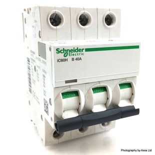 A9F53340 Schneider curve Circuit iC6 Breaker 40A Merlin