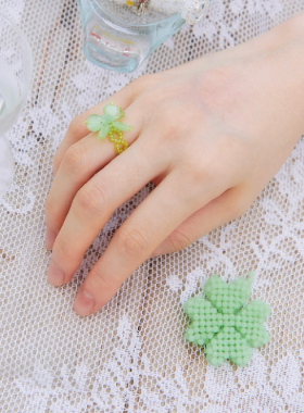 幸运四叶草*设计师款手工串珠四叶草清新水晶戒指手机挂件钥匙扣