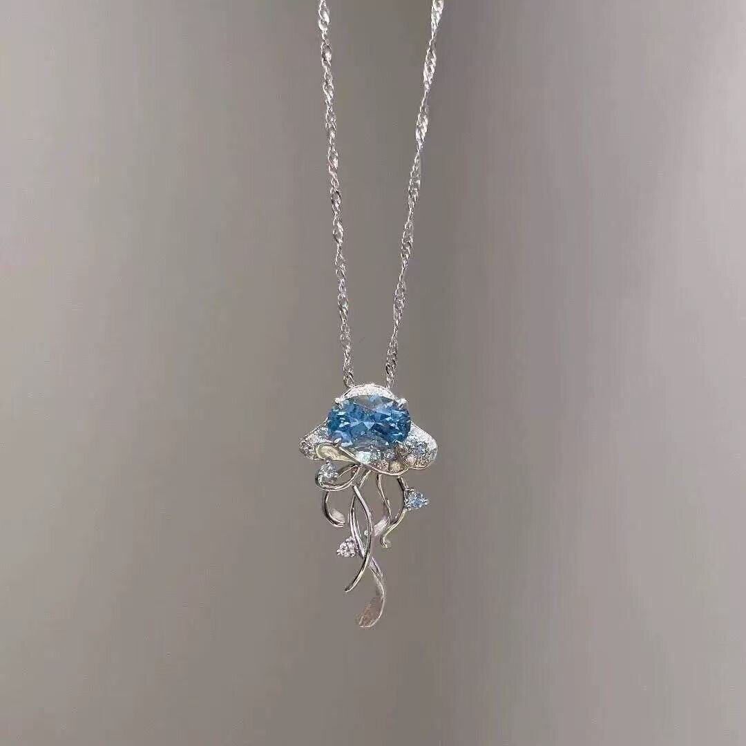 海蓝水母吊坠项链女ins小众设计高级感毛衣链轻奢锁骨链送女友