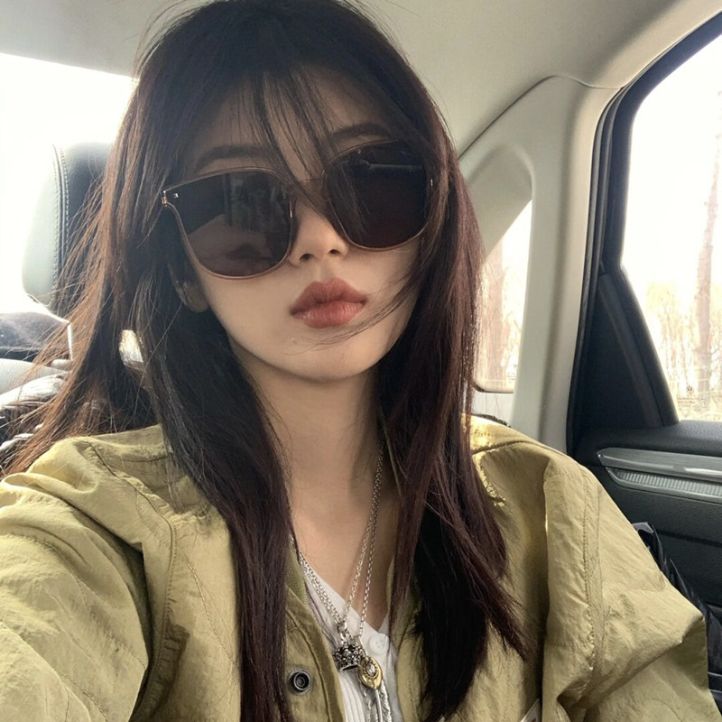 女夏墨镜爱.唯依折叠男