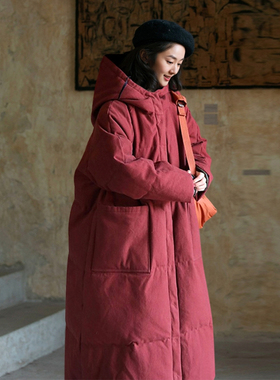 知笔墨2024年冬款超厚红蓝撞色两面穿连帽腰部抽绳保暖长羽绒服女