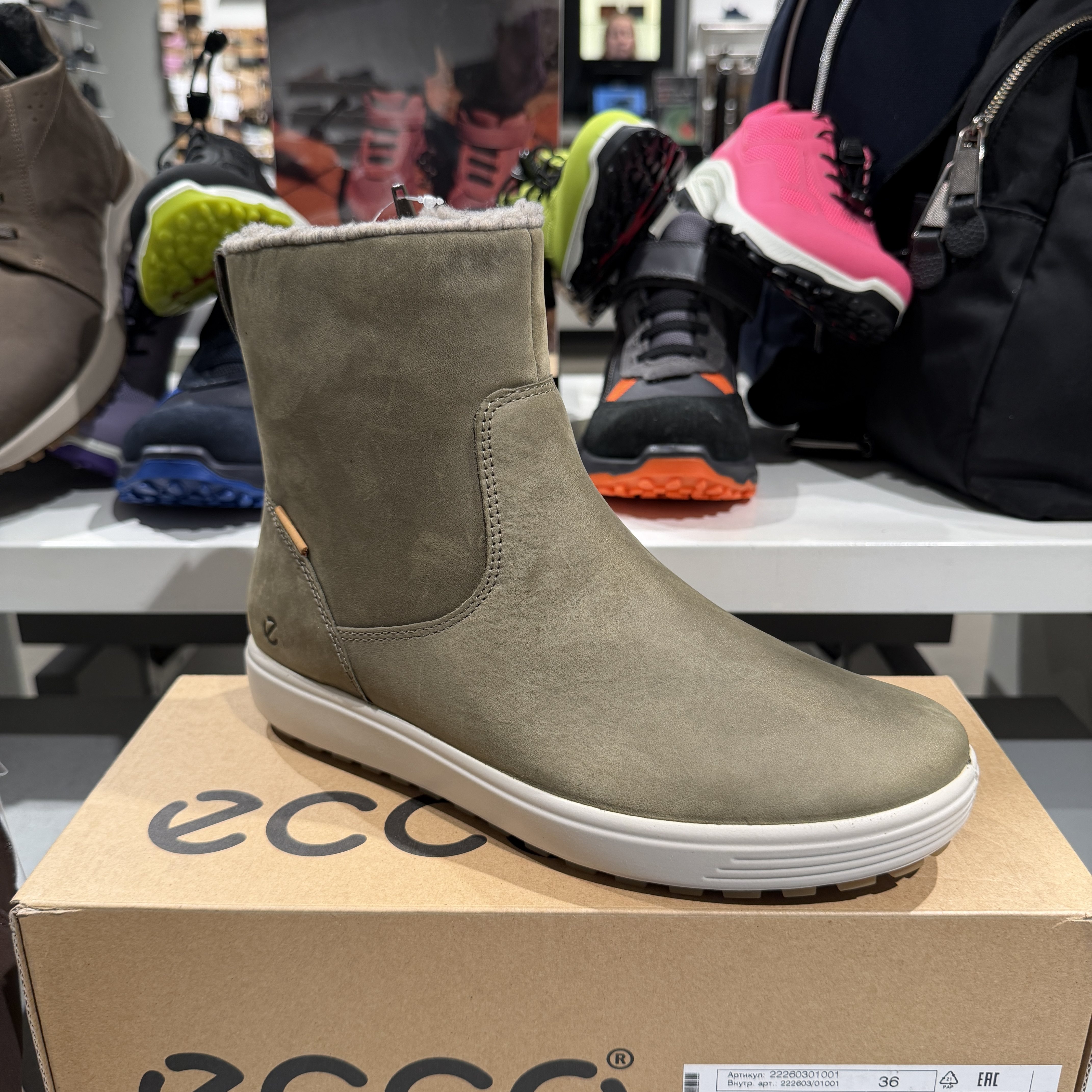 ECCO爱步女鞋 秋冬防水保暖舒适时尚百搭加绒短靴雪地靴450753