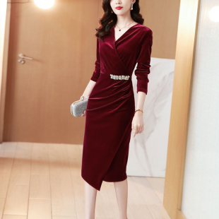 大码长袖金丝绒连衣裙秋冬2025新款酒红礼服喜婆婆婚宴装包臀裙