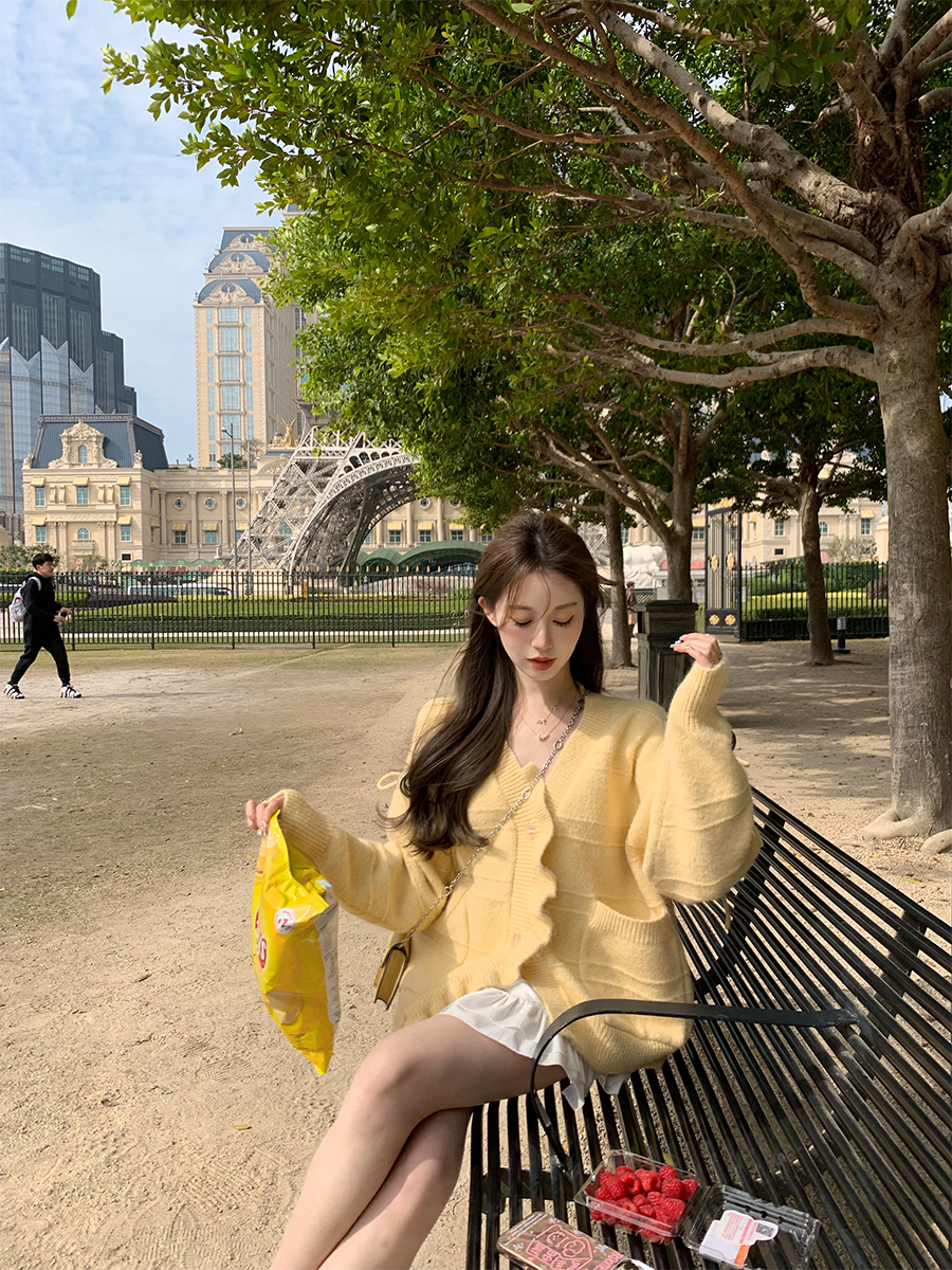 萌萌Ja」大领口曲线针织衫