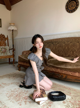 萌萌Ja」邻座校花 灰色格纹小飞袖高级感纽扣设计上衣半裙女夏