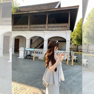 两色莱赛尔百褶木耳边吊带上衣显瘦鱼尾裙套装 萌萌Ja 豆蔻纽结