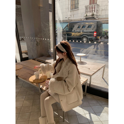 萌萌Ja米色翻领羊羔毛外套