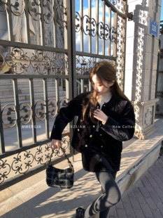 萌萌Ja」CE风高阶质感丝绒菱格金扣小香棉服外套半裙黑色套装女