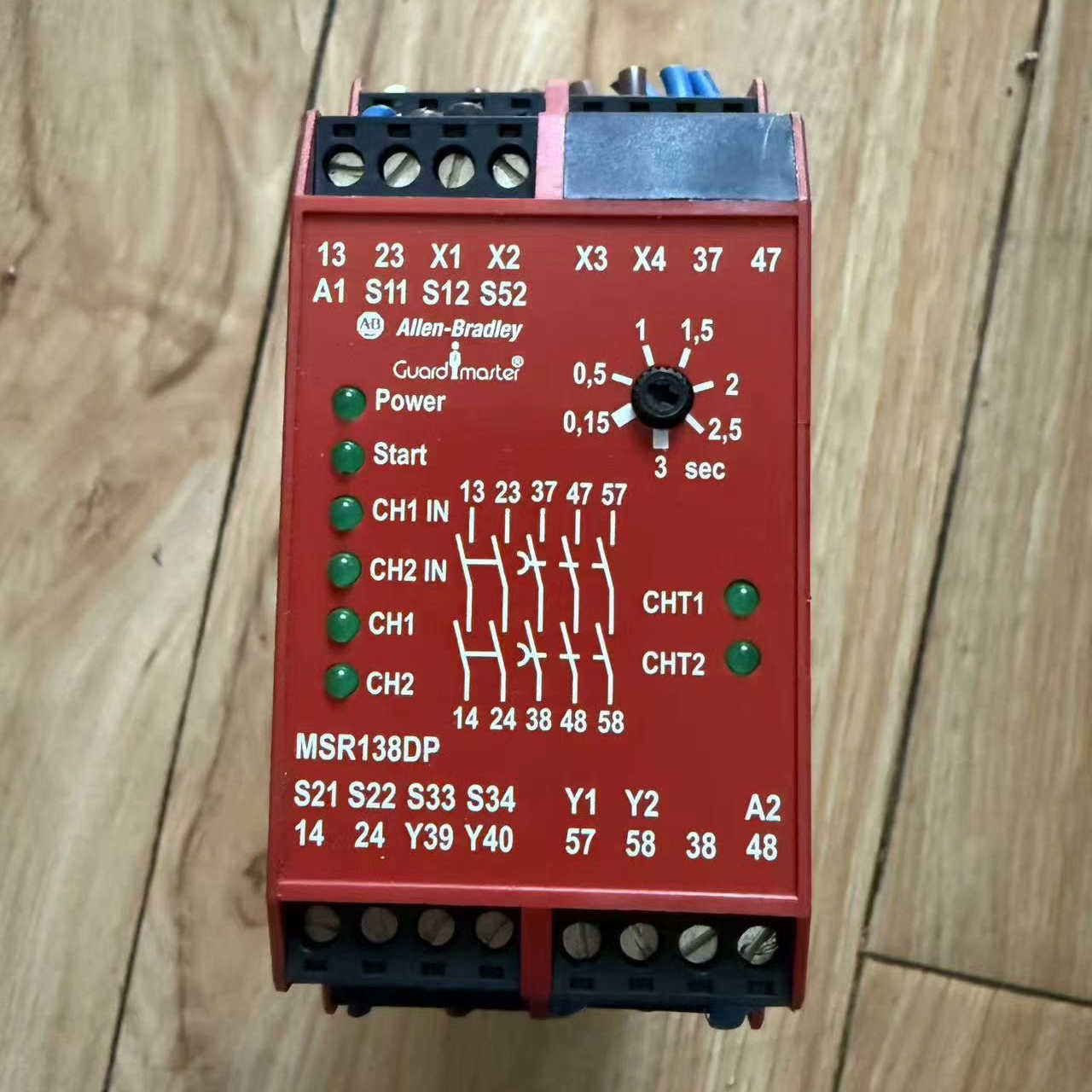 AB 安全继电器MSR138DP 440R-M23143 ，议价