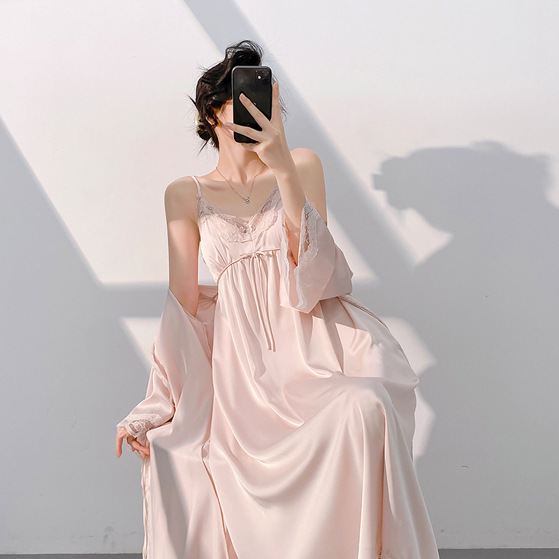 Geniequeen性感冰雪丝吊带睡裙女