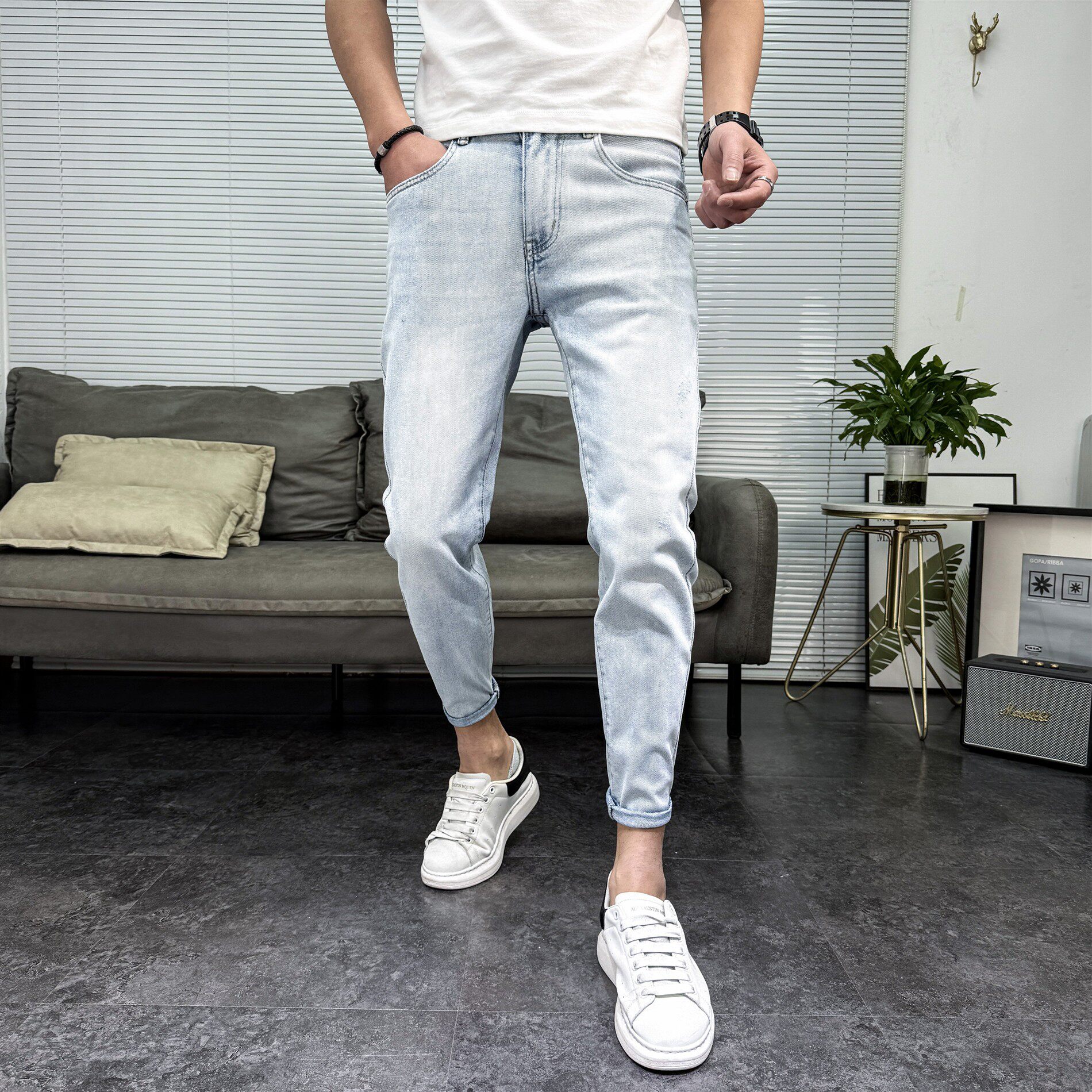 2026春季新款修身小直筒九分牛仔裤男款浅蓝色潮流百搭休闲小脚裤