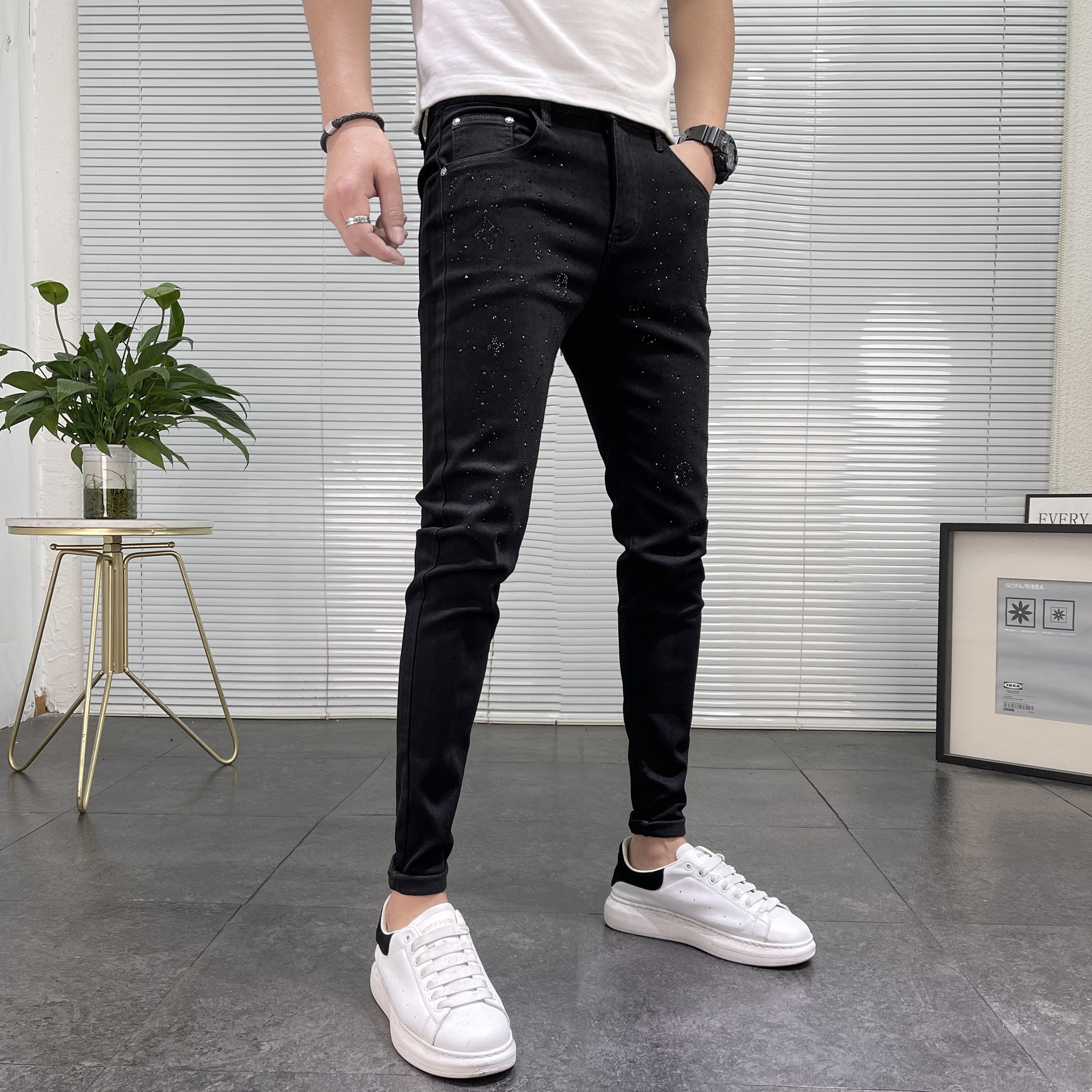 欧货潮牌牛仔裤男2026春季新款痞帅烫钻个性潮流百搭小脚九分长裤