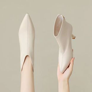 真皮细跟高跟靴子女2025秋冬加绒新款瘦瘦靴配裙子洋气白色小短靴