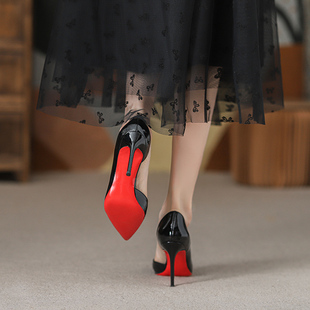 御姐风格 性感红底单鞋 黑色尖头细跟漆皮高跟鞋 2025春夏季