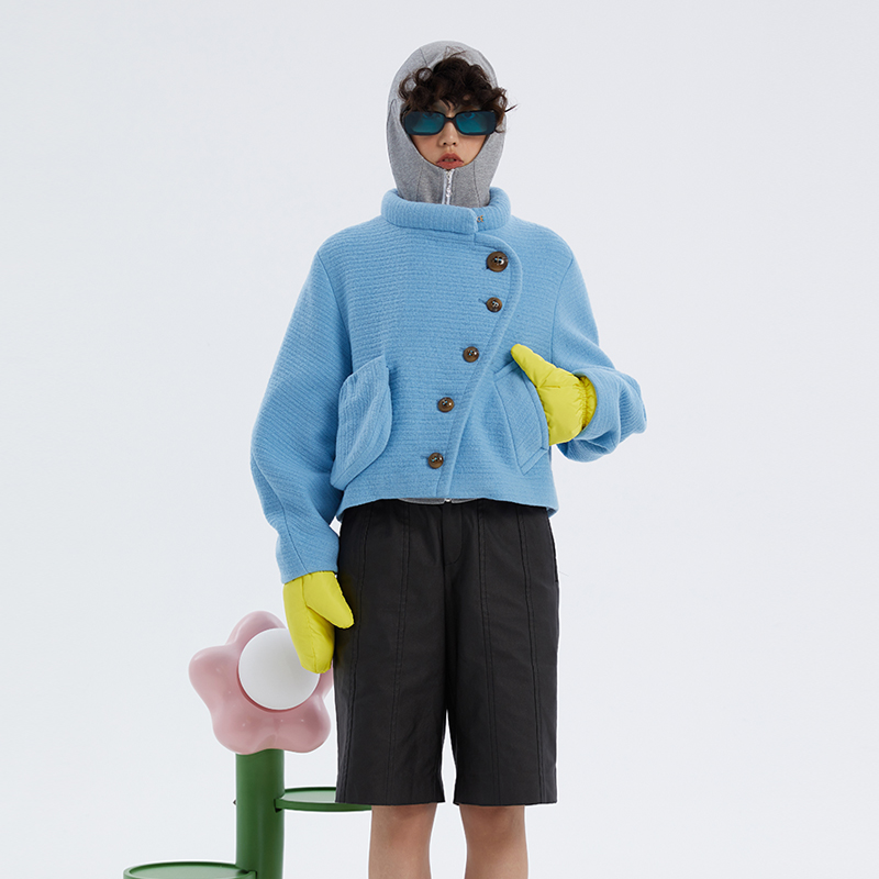 NMORE设计师品牌 秋冬 高领不规则门襟短款大衣