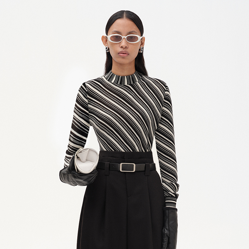 NMORE设计师品牌 隐秘黑斜条纹拧结水溶羊毛衫