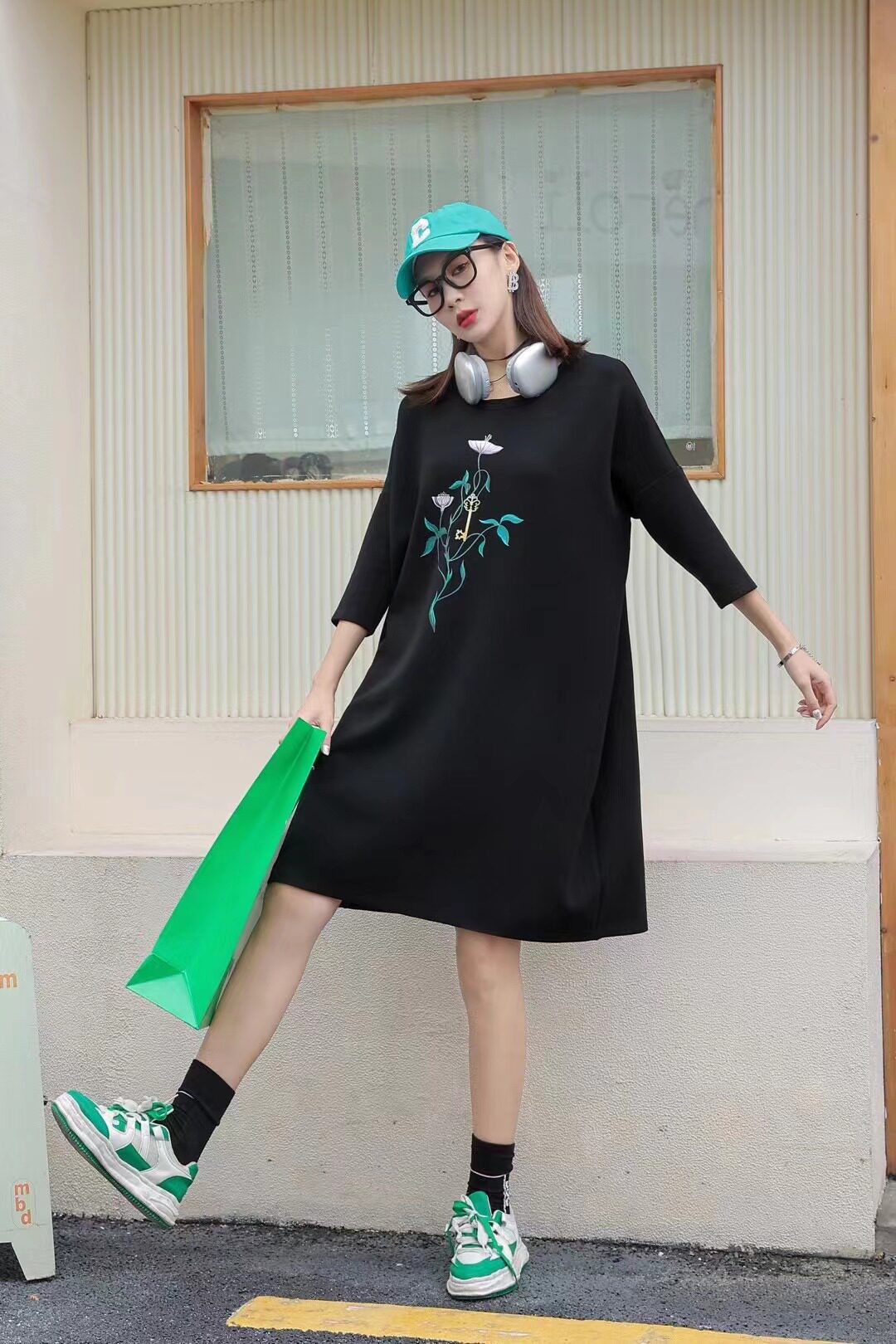 妙糖。女士连衣裙中袖宽松版黑色T恤裙子休闲时尚亲肤天丝莱赛尔